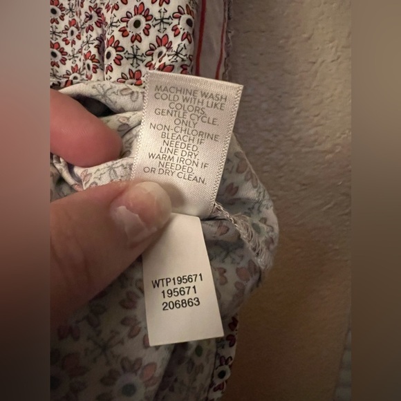 J. Jill 3/4 Sleeved V-Neck Floral Blouse L - Picture 4 of 9